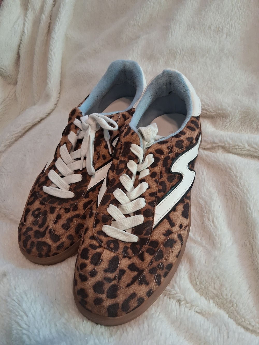 Leopard Print Casual Sneakers with White Stripe Size 10